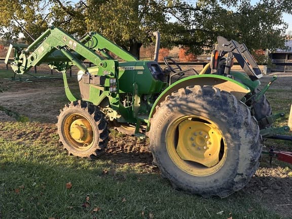 Image of John Deere 5075E equipment image 2
