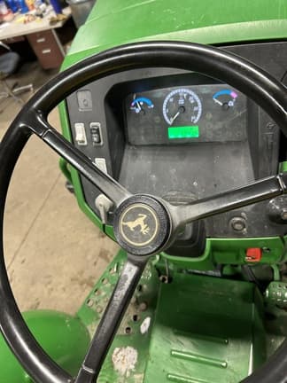 Image of John Deere 5075E equipment image 4