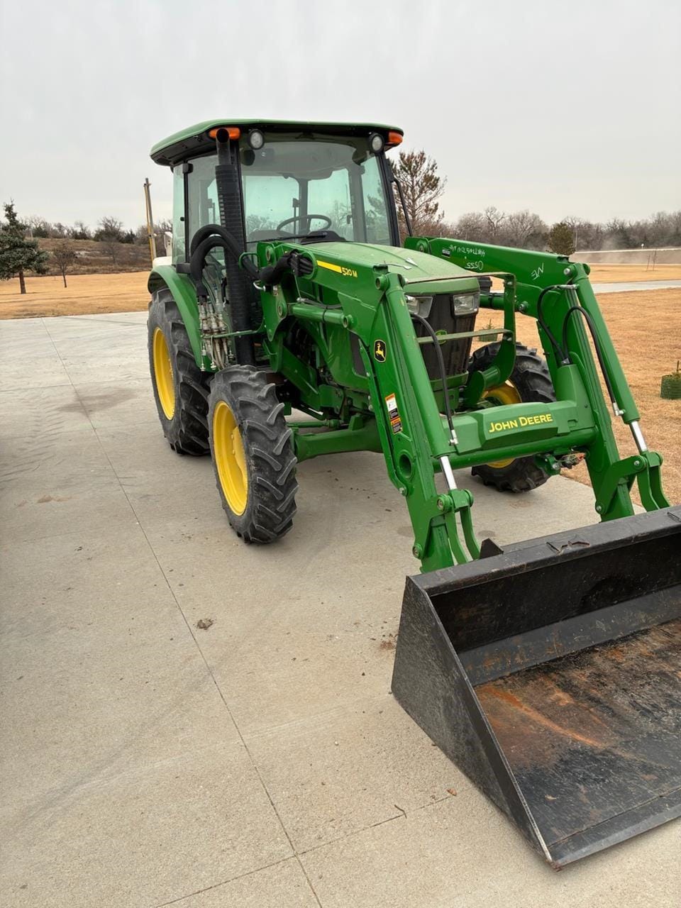 2015 John Deere 5075E Equipment Image0
