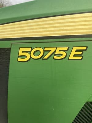 2015 John Deere 5075E Image