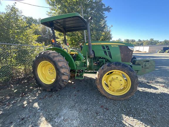 Image of John Deere 5075E equipment image 1