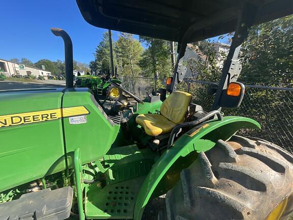 Image of John Deere 5075E equipment image 4