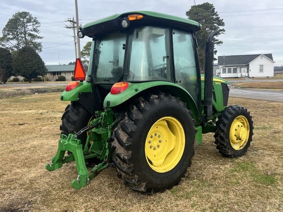 Image of John Deere 5075E equipment image 3