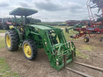 Main image John Deere 5075E