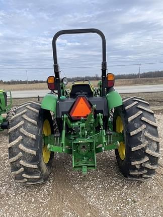 Image of John Deere 5075E equipment image 4