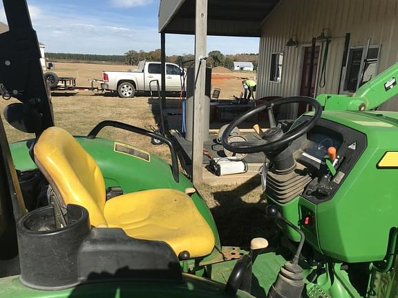 Image of John Deere 5075E equipment image 3