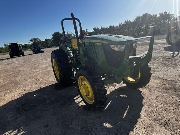 Image of John Deere 5075E equipment image 4