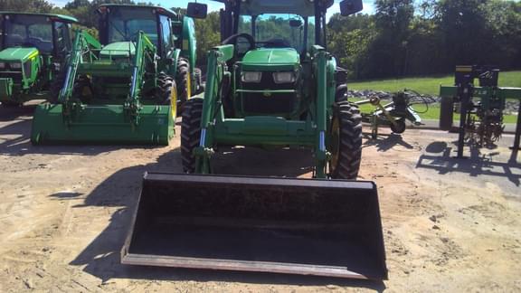 Image of John Deere 5075E equipment image 4