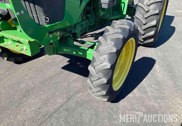 Image of John Deere 5075E equipment image 4
