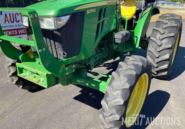 Image of John Deere 5075E equipment image 3