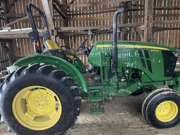 Image of John Deere 5075M equipment image 2