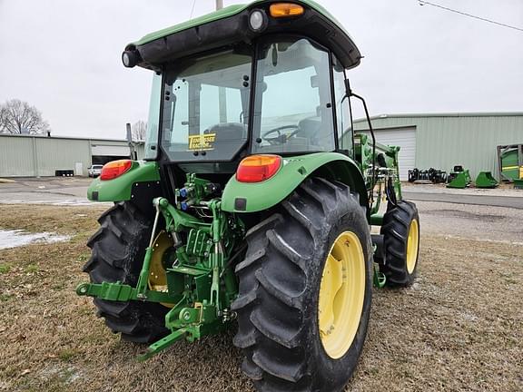 Image of John Deere 5075M equipment image 4