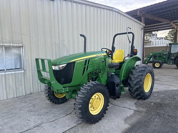 Image of John Deere 5085E equipment image 1