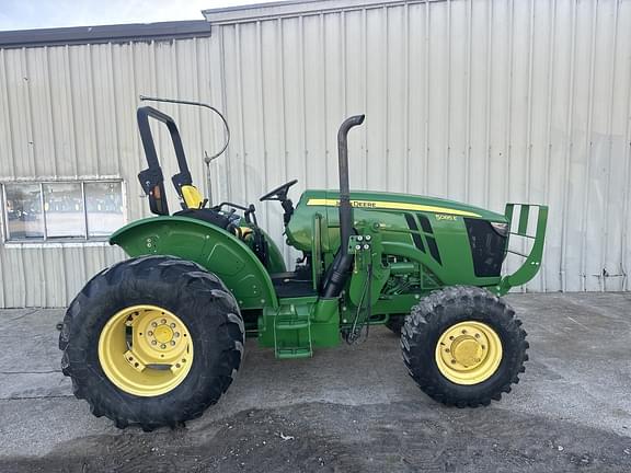 Image of John Deere 5085E equipment image 3