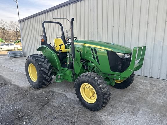 Image of John Deere 5085E equipment image 4