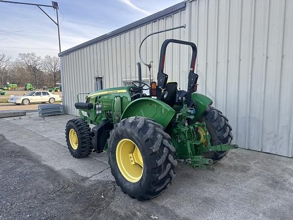 Image of John Deere 5085E equipment image 2