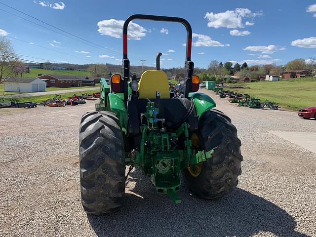 Image of John Deere 5085E equipment image 4