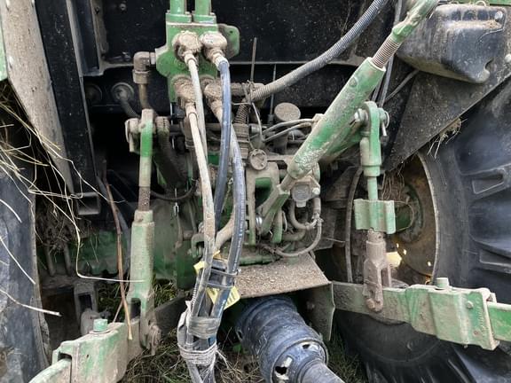 Image of John Deere 5085E Primary image