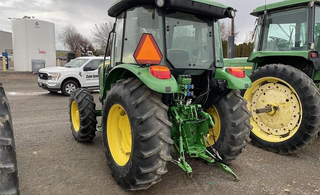 Image of John Deere 5085E equipment image 3