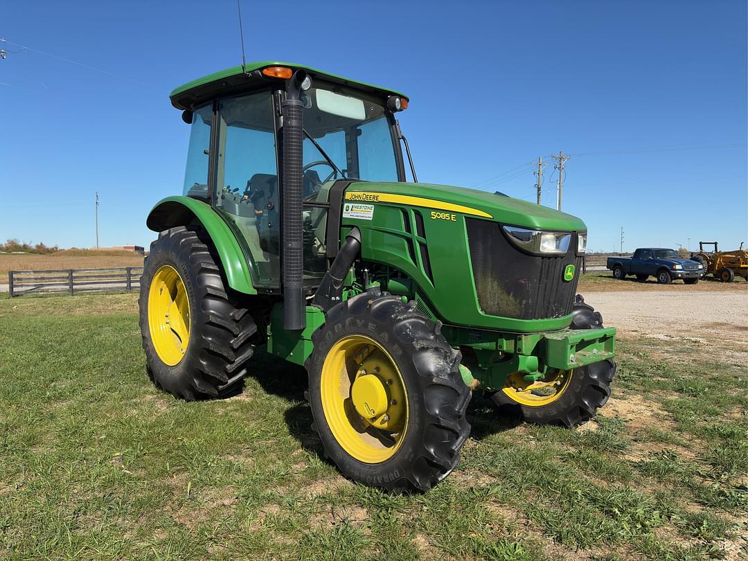 Image of John Deere 5085E Primary image