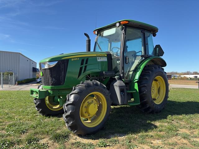 Image of John Deere 5085E equipment image 2