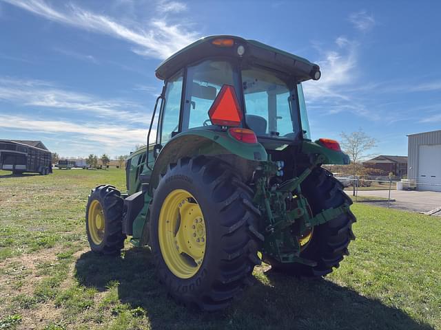 Image of John Deere 5085E equipment image 4