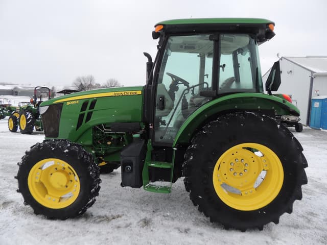 Image of John Deere 5085E equipment image 1