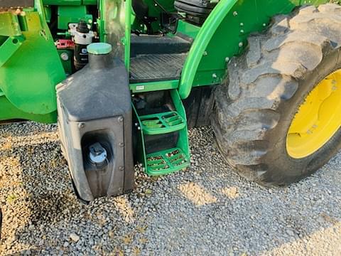 Image of John Deere 5085E equipment image 4