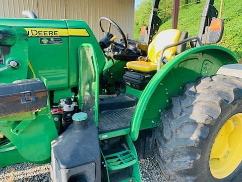 Image of John Deere 5085E equipment image 3