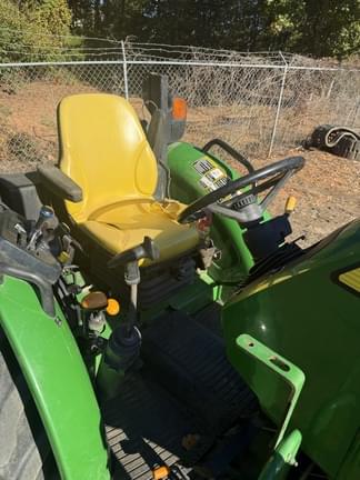 Image of John Deere 5085E equipment image 3