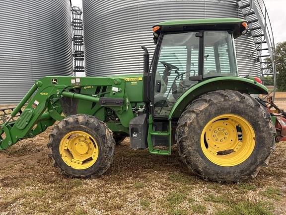 Image of John Deere 5085E equipment image 4