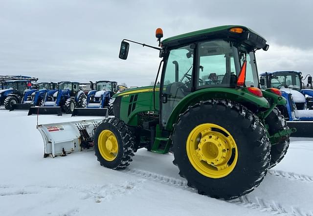 Image of John Deere 5085E equipment image 3