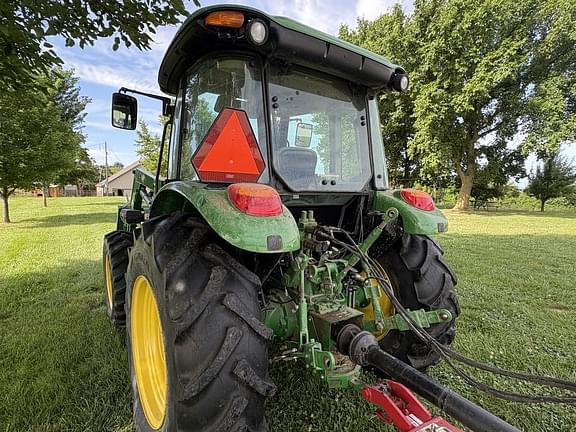 Image of John Deere 5085E equipment image 4