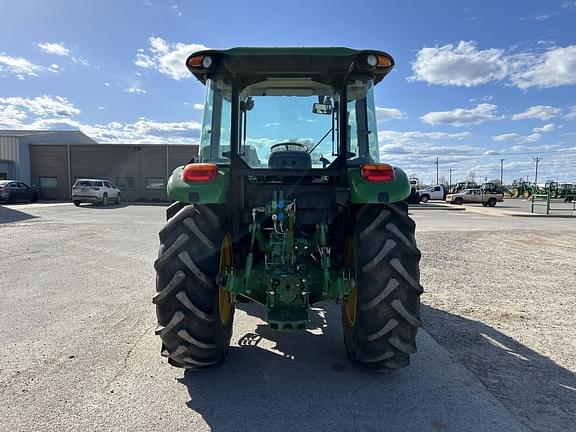 Image of John Deere 5085E equipment image 3