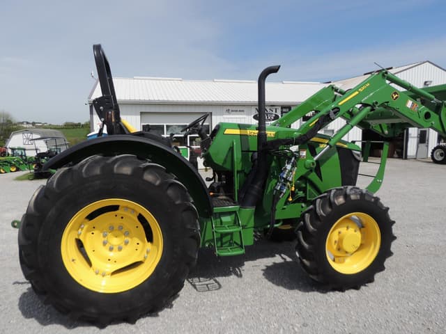 Image of John Deere 5085E equipment image 3