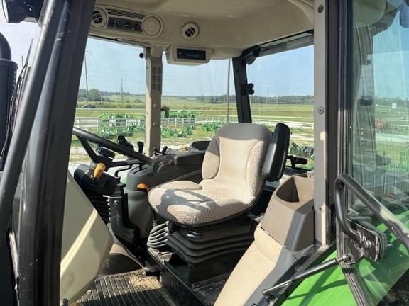 Image of John Deere 5085E equipment image 4