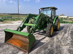 2015 John Deere 5085E Image