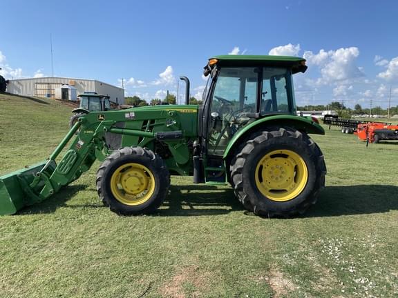 Image of John Deere 5085E equipment image 3