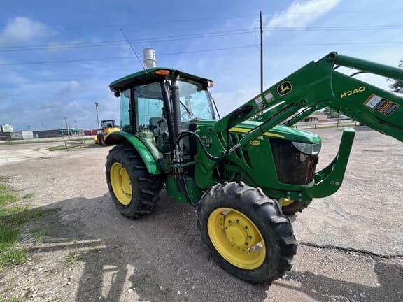 Image of John Deere 5085E equipment image 1