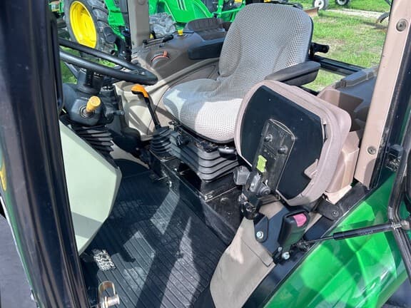 Image of John Deere 5085E equipment image 4
