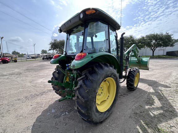 Image of John Deere 5085E equipment image 2