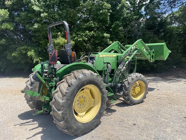 Image of John Deere 5085E equipment image 4