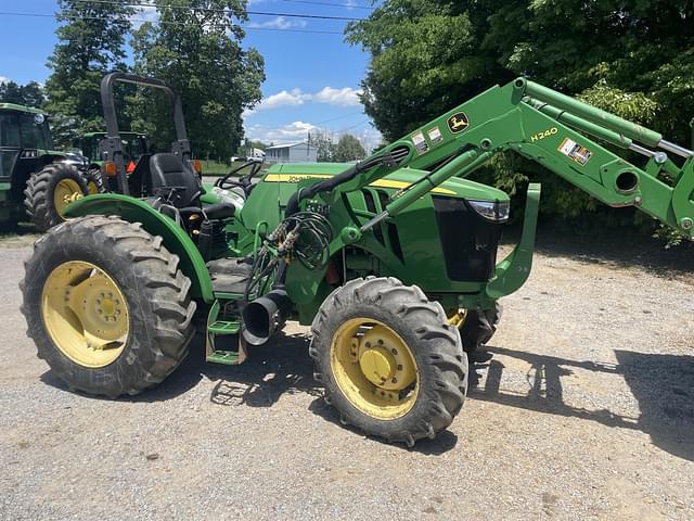 Image of John Deere 5085E equipment image 2