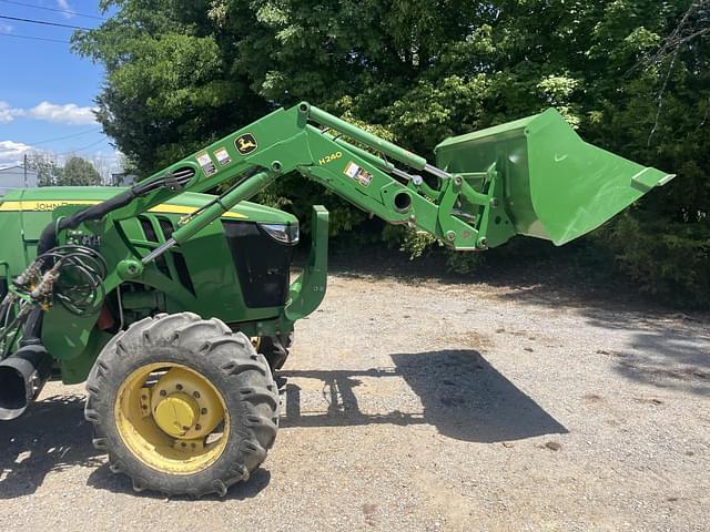 Image of John Deere 5085E equipment image 3