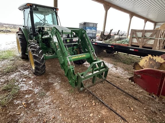 Image of John Deere 5085E equipment image 4