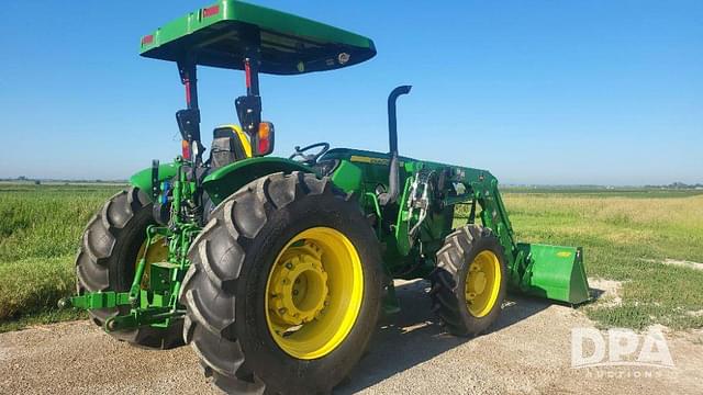 Image of John Deere 5085E equipment image 4