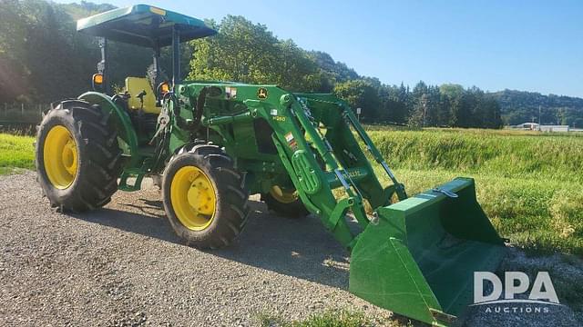 Image of John Deere 5085E equipment image 2