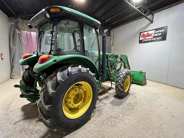 Image of John Deere 5085E equipment image 4
