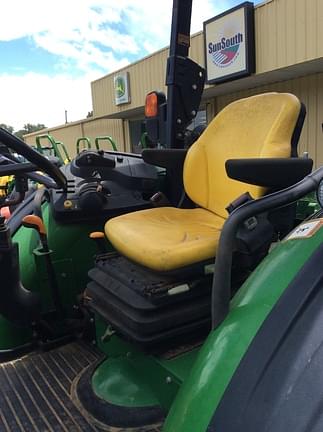 Image of John Deere 5085M equipment image 1