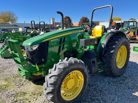 Image of John Deere 5085M equipment image 3